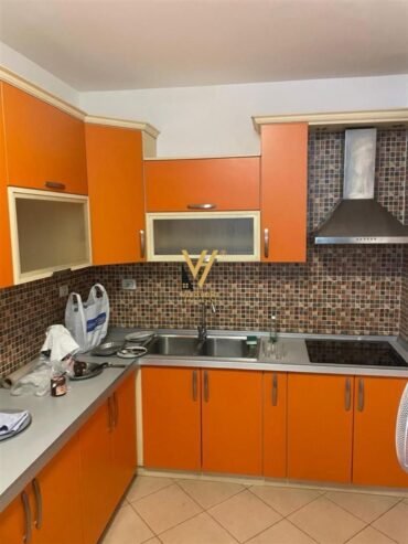 APARTAMENT 2+1 ME QERA TEK SHKOLLA E KUQE 600 EURO