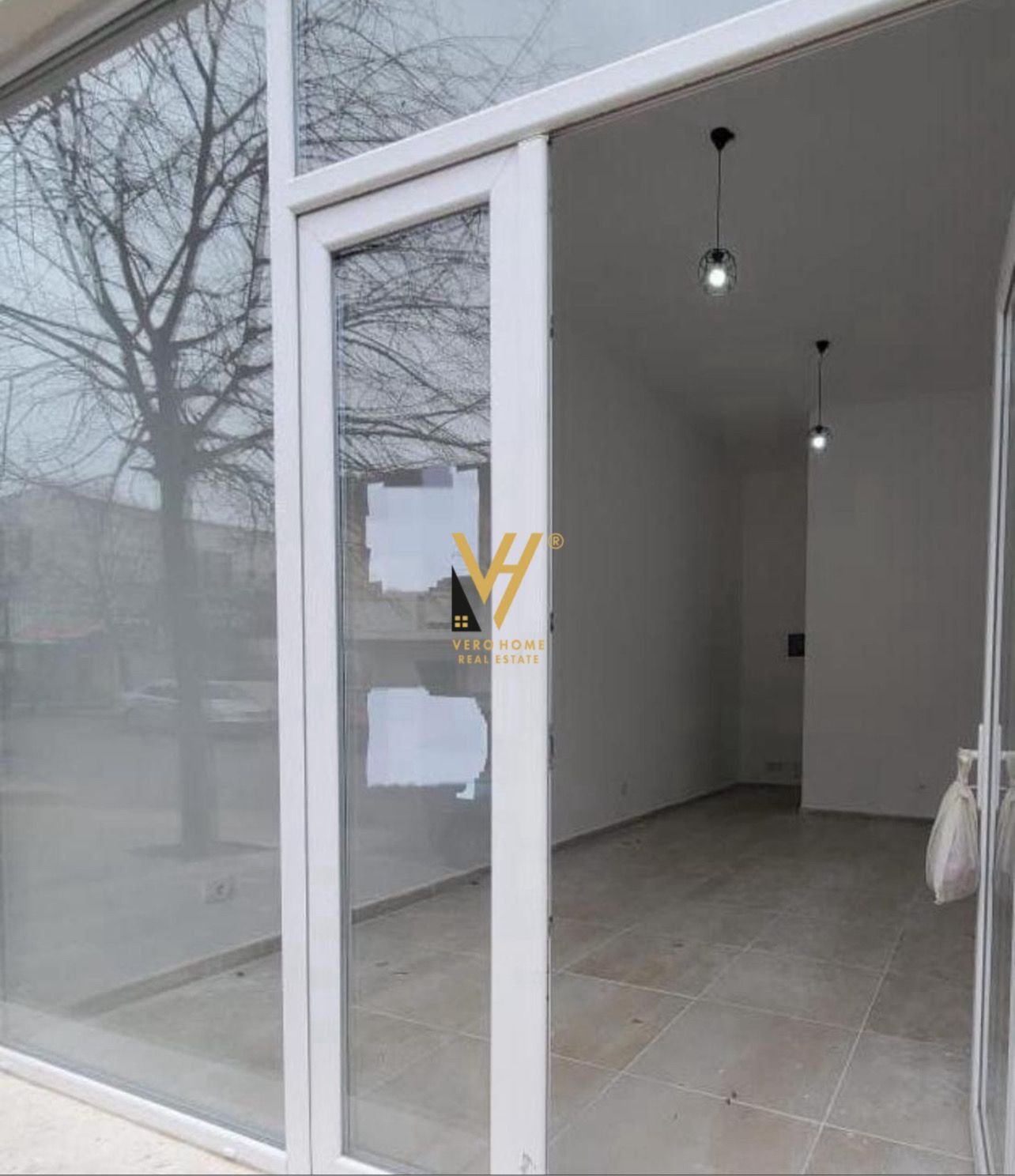 AMBIENT 66 M2 ME QIRA NE VASIL SHANTO 1.400 EURO