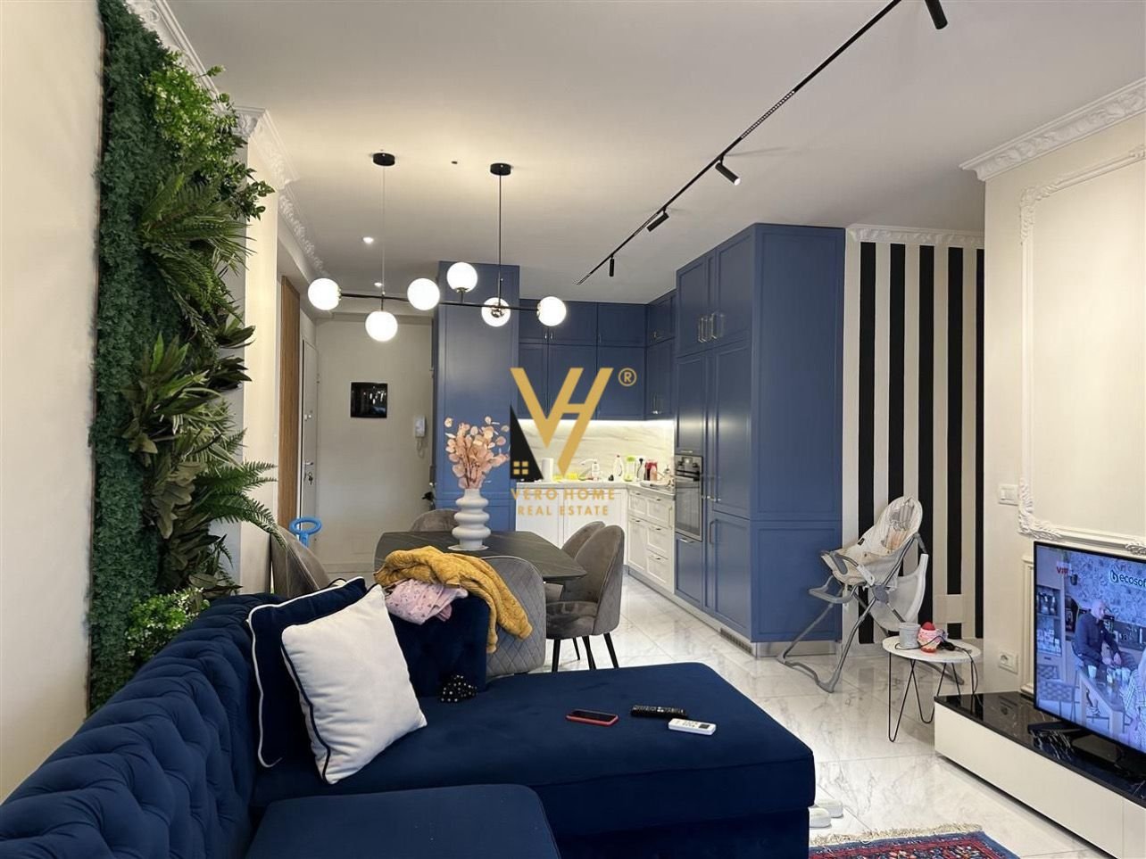 1+1+BLK TE KOMUNA E PARISIT 237.000 EURO