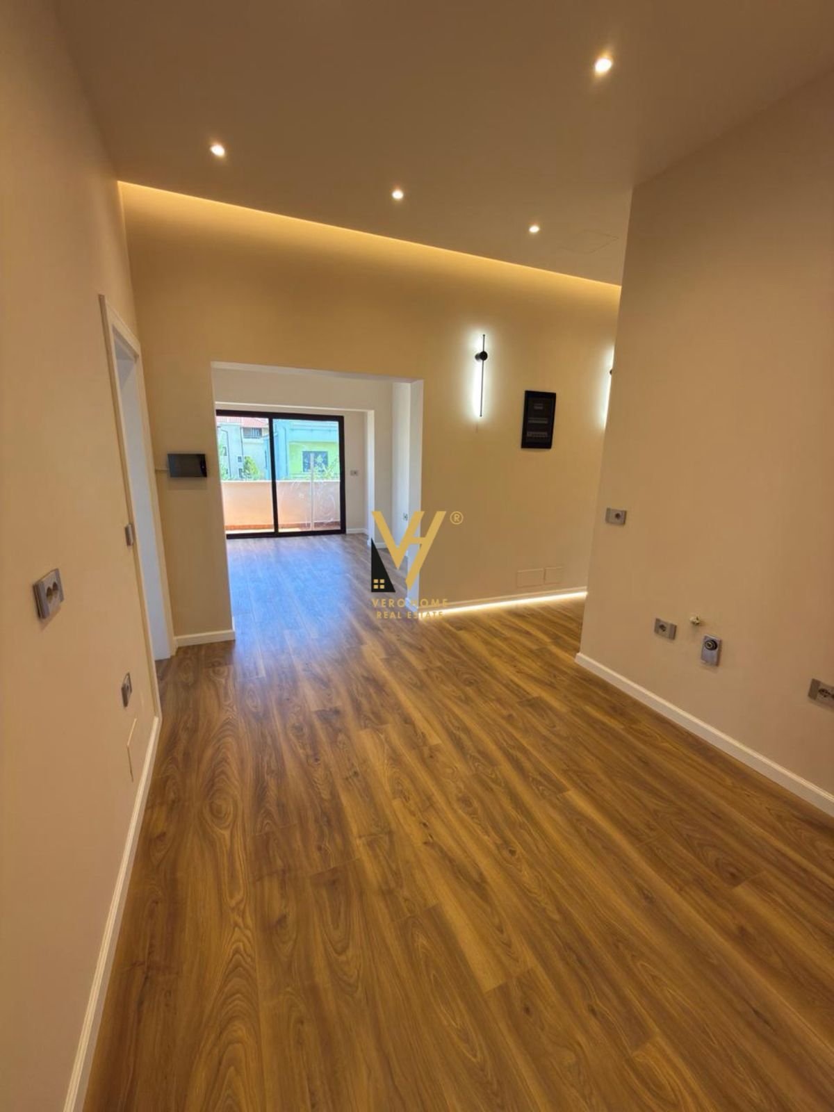 AMBIENT 170 M2 TE VILAT GJERMANE 1.900 EURO