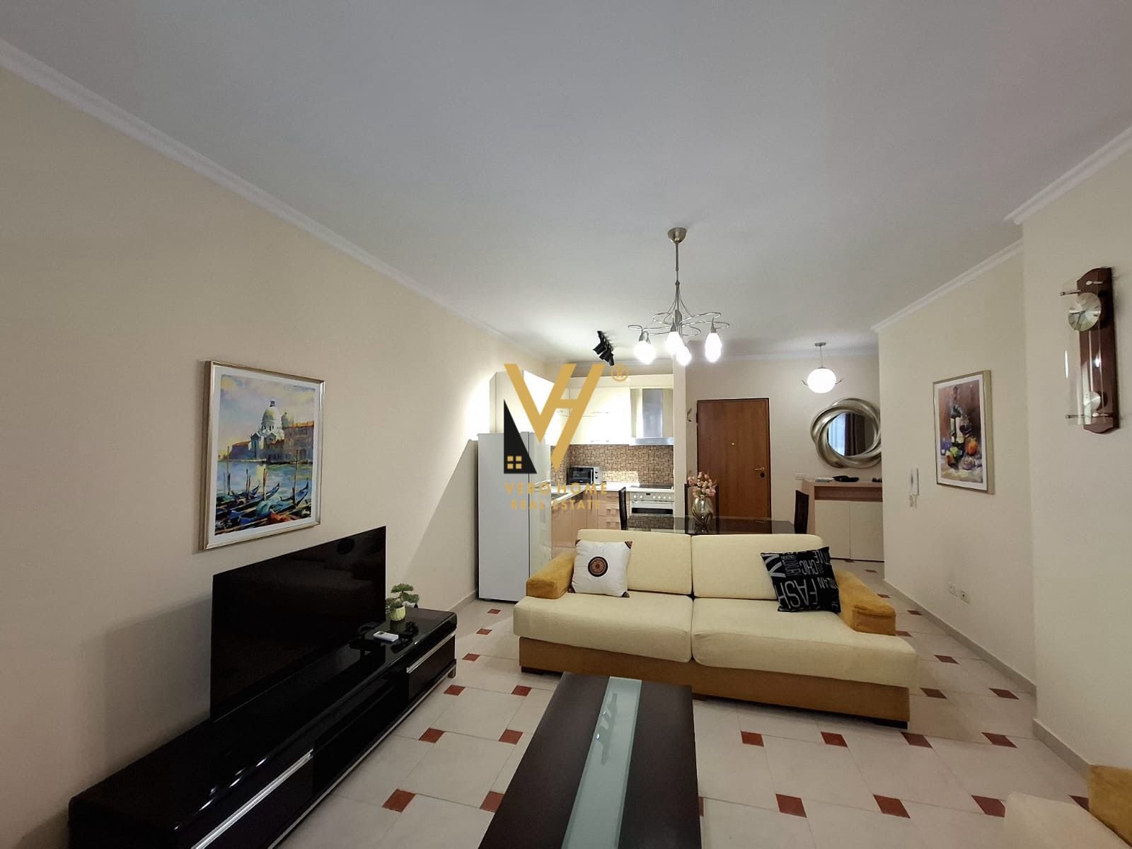 1+1+VERANDE ME QIRA TE KOPSHTI ZOOLOGJIK 650 EURO