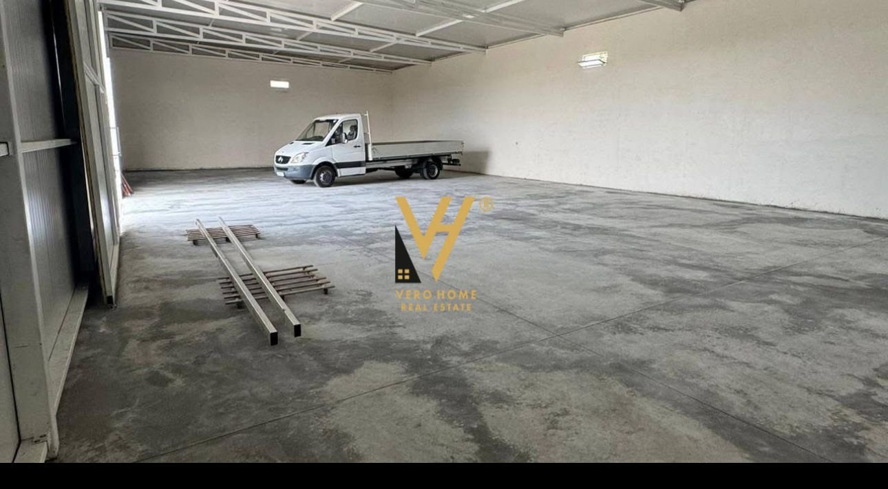 MAGAZINE 340 M2 ME QERA NE KAMEZ 1.500 EURO