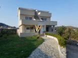 VILE DY KATESHE ME QERA NE PRUSH 1.600 EURO
