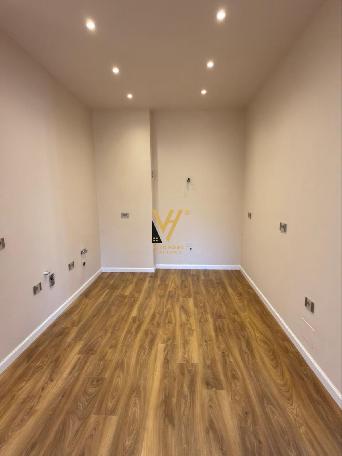 AMBIENT 170 M2 TE VILAT GJERMANE 1.900 EURO