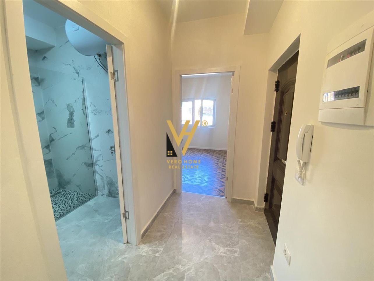 ZYRE 106 M2 TE RRUGA RESHIT ÇOLLAKU 750 EURO