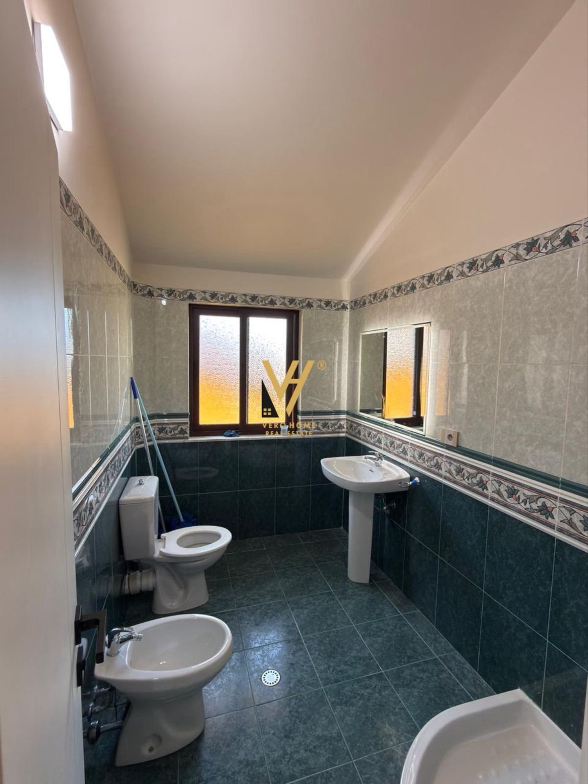 AMBIENT 170 M2 TE VILAT GJERMANE 1.900 EURO