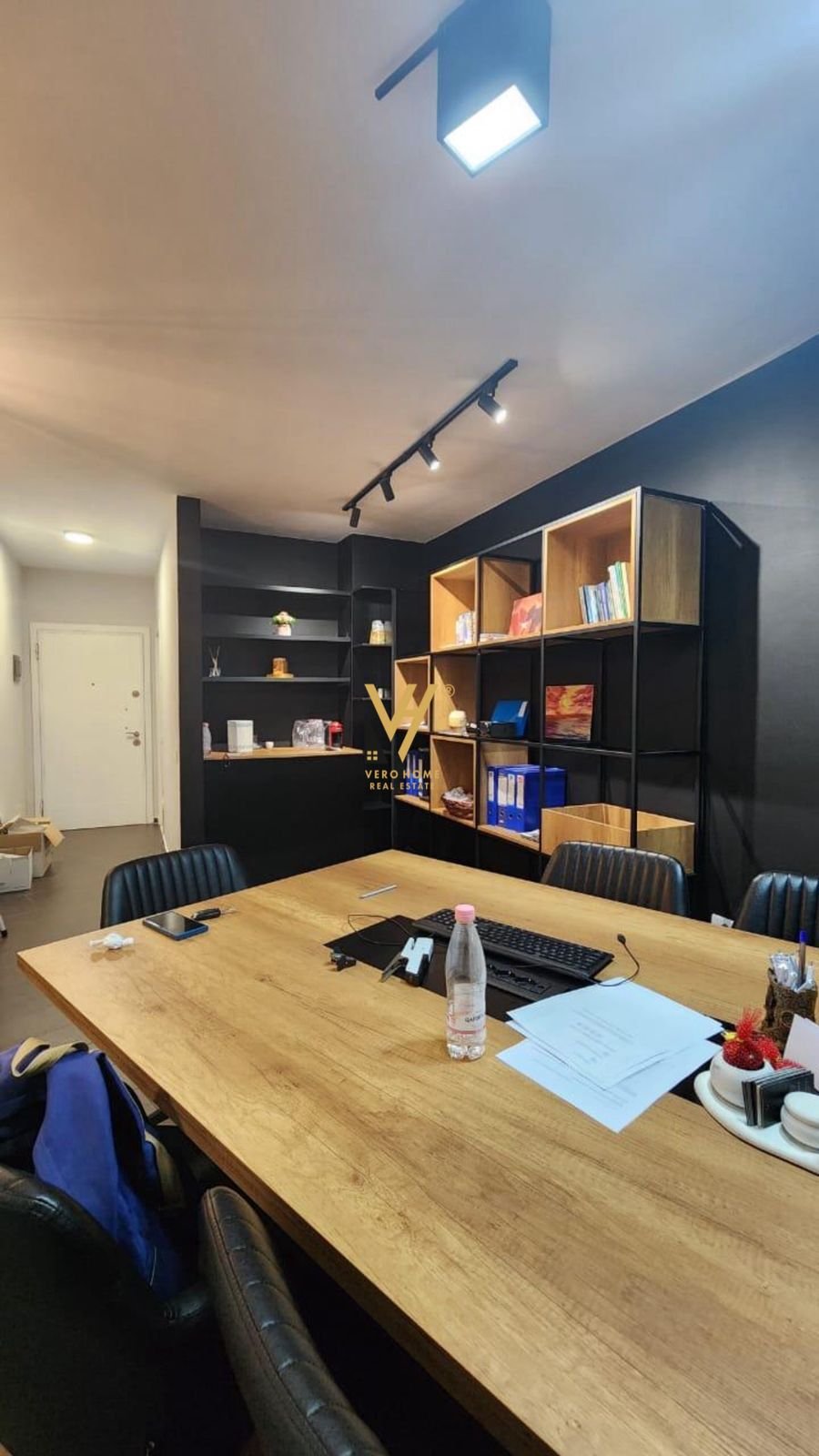 JEPET ZYRE 85M2 ME QERA RRUGA E KOSOVARVE 850 EURO