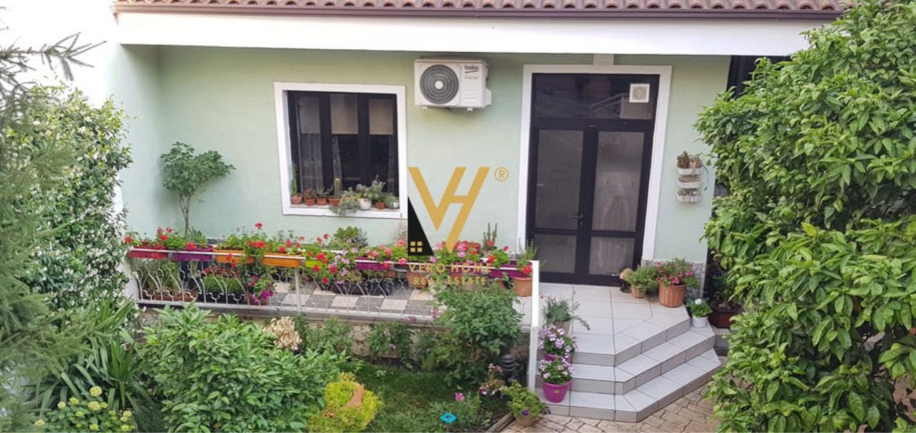 GARSONIERE ME QIRA TE RRUGA FORTUZI 40.000 LEKE