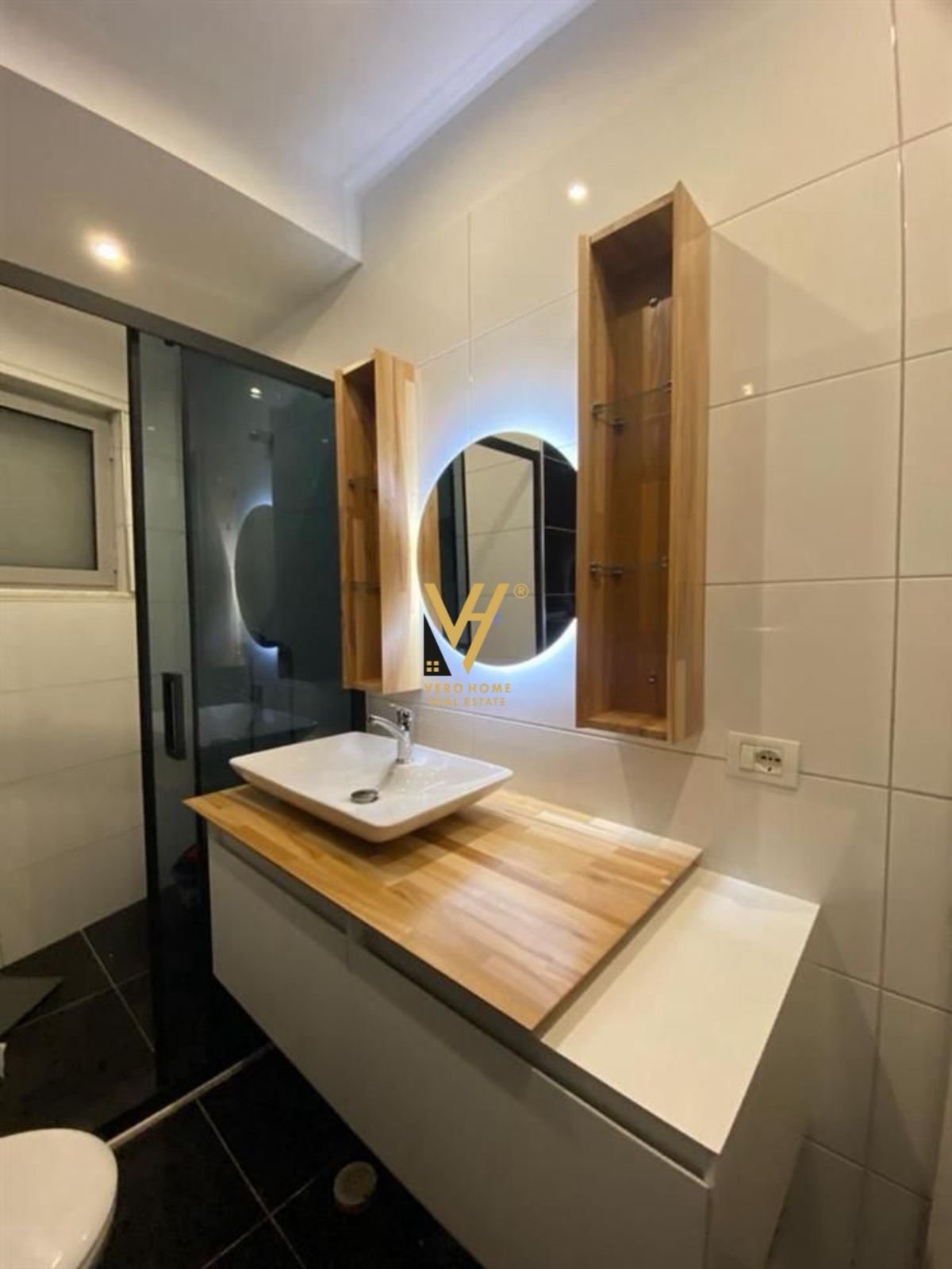 1+1+BLK TE KOMUNA E PARISIT 237.000 EURO