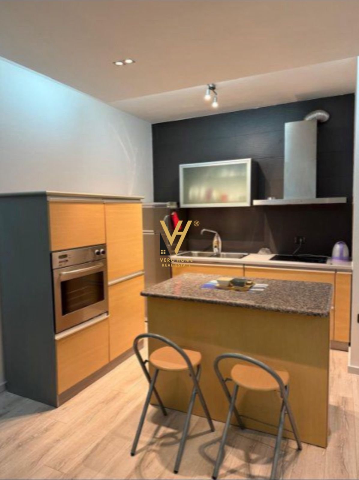 1+1 ME QIRA TE RRUGA DERVISH HIMA 600 EURO