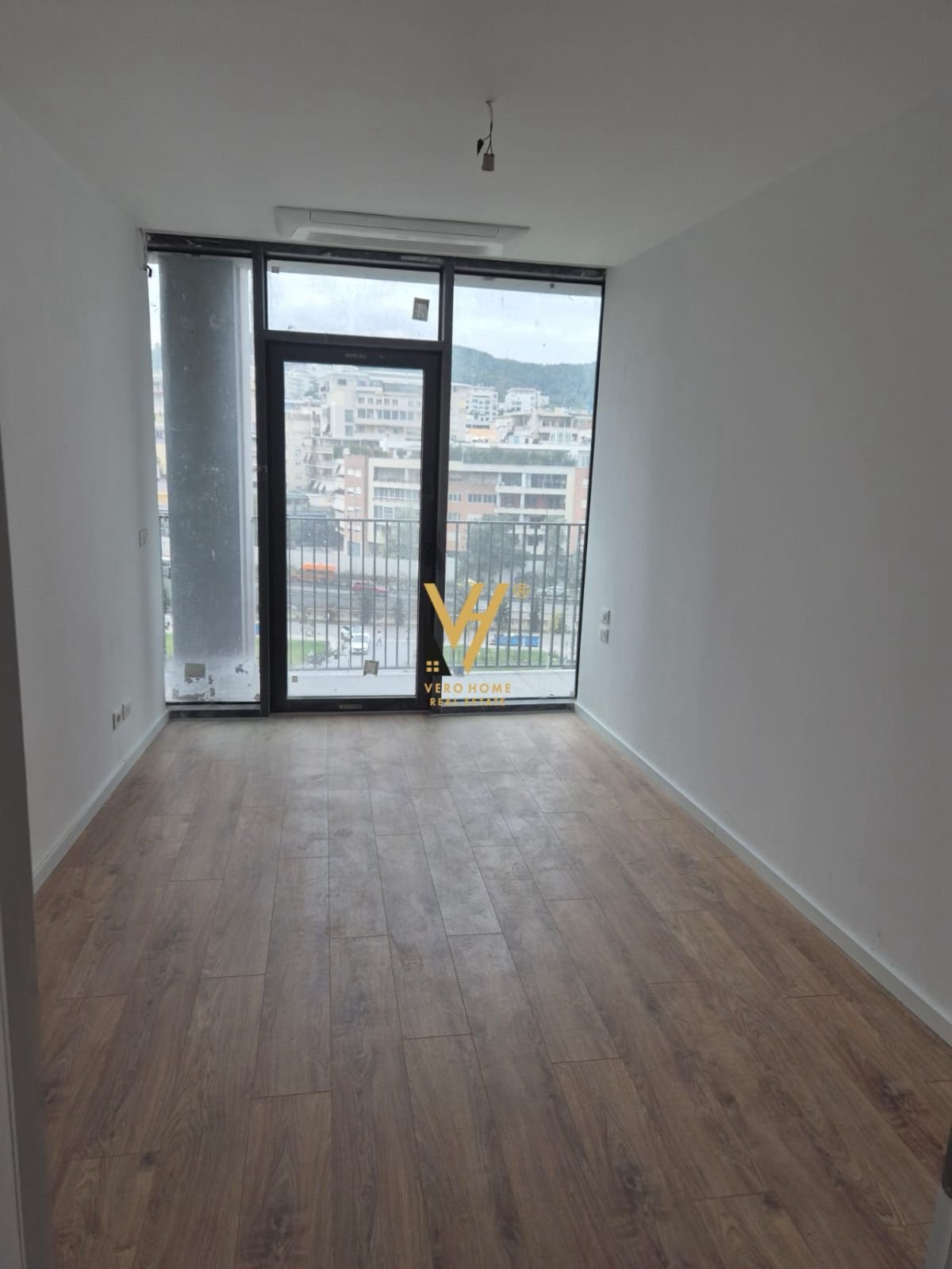 ZYRE 103 M2 ME QERA TE LAKE VIEW 1.700 EURO