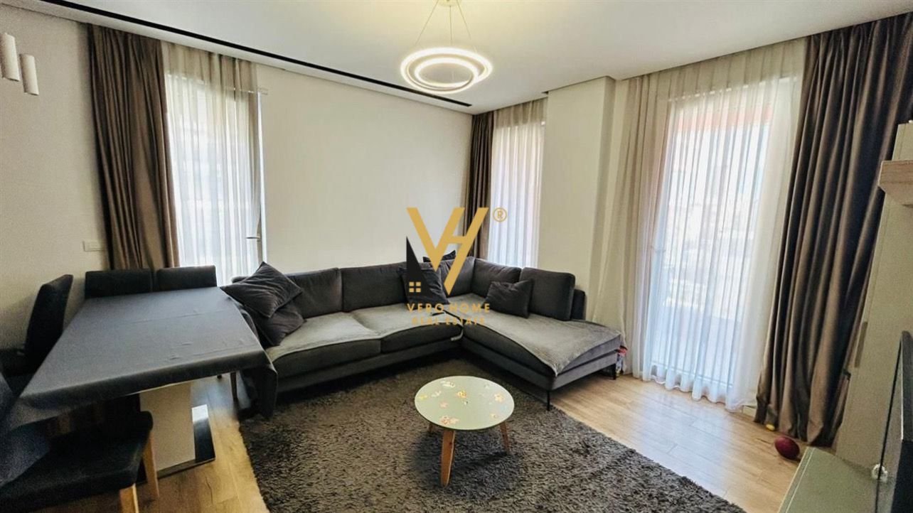 1+1+BLK TE ZOGU I ZI 204.000 EURO