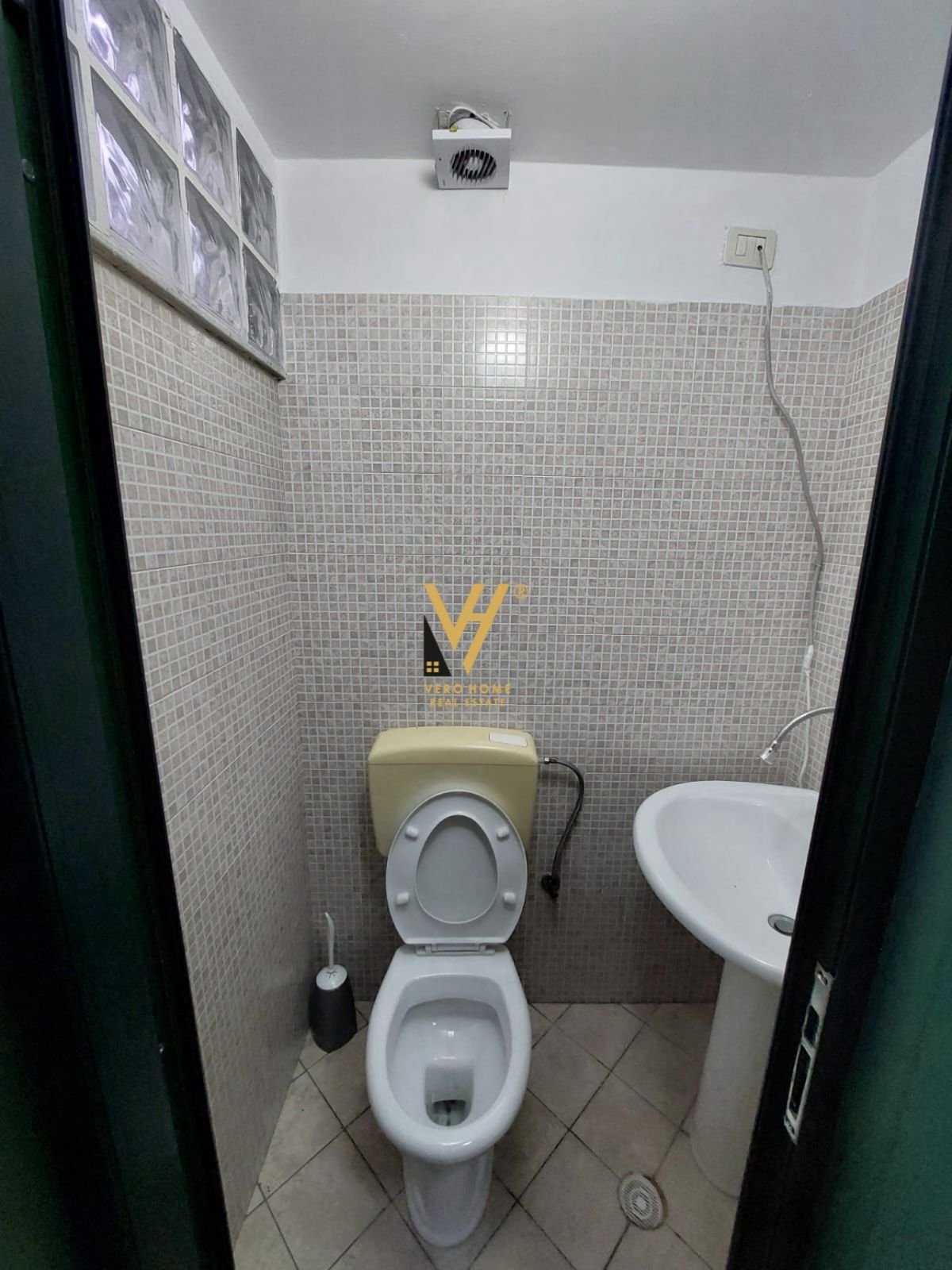 DYQAN 24 M2 ME QERA TE PAZARI I RI 35.000 LEKE