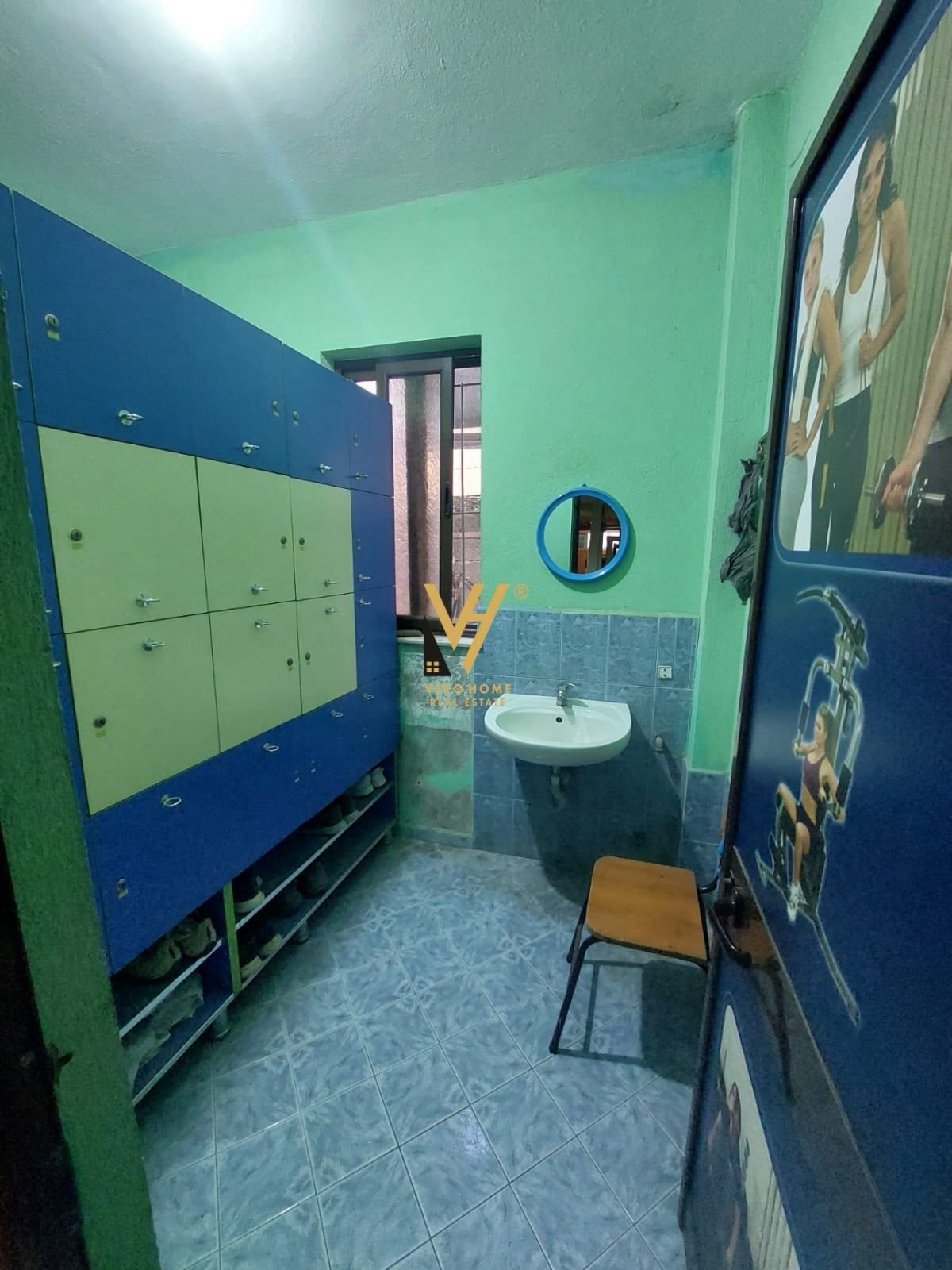 JEPET AMBIENT BIZNESI ME QERA ALI DEM 80.000 LEKE