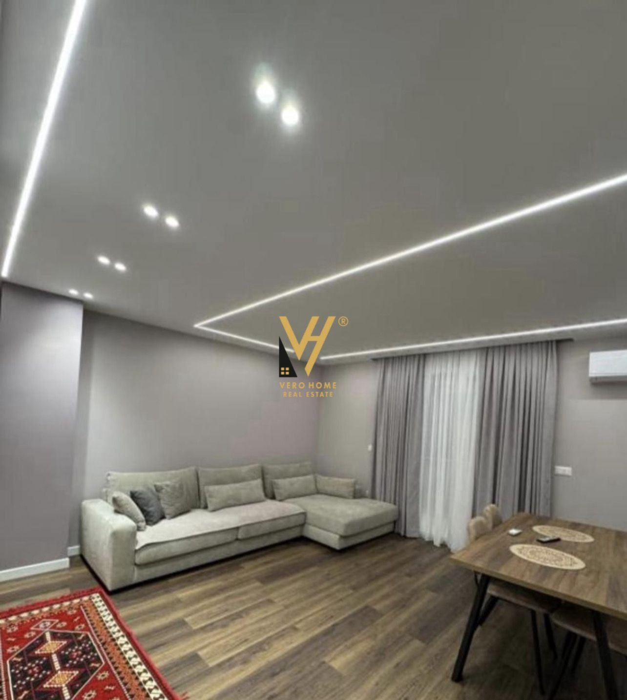 1+1+BLK ME QERA TE BLV ZOGU I PARE 800 EURO