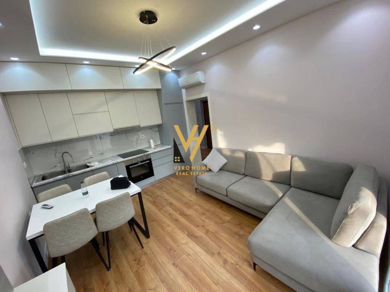 2+1+BLK ME QIRA TE MYSLYM SHYRI 68.000 LEKE