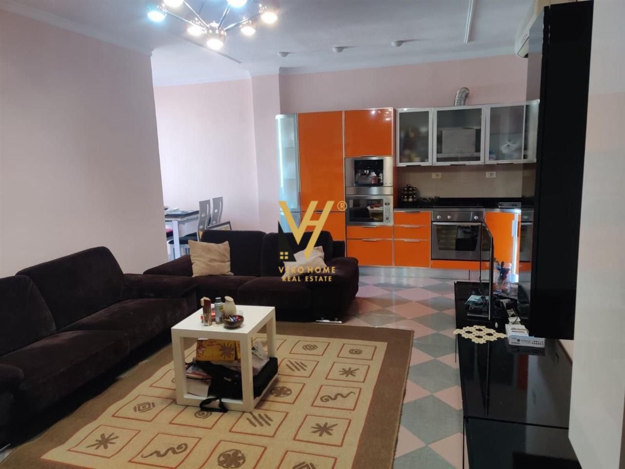 2+1+BLK ME QERA TE RR.NIKOLLA TUPE, BLLOK 800 EURO