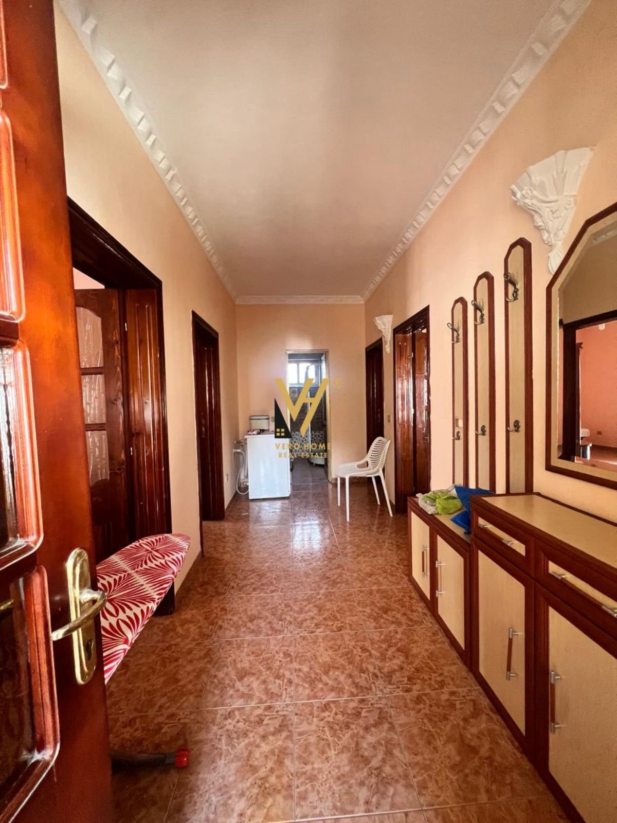 3+1 ME QERA TE SHALLVARET 1.500 EURO