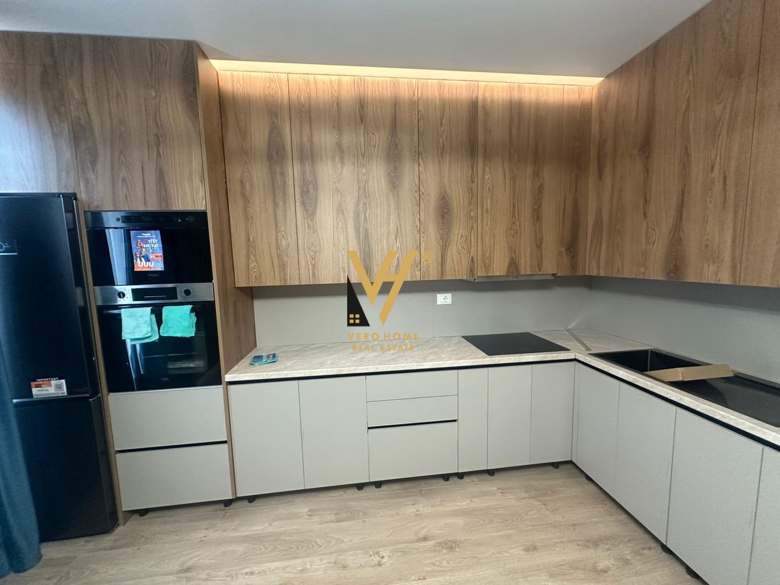 3+1+2BLK ME QERA NE ASTIR 650 EURO