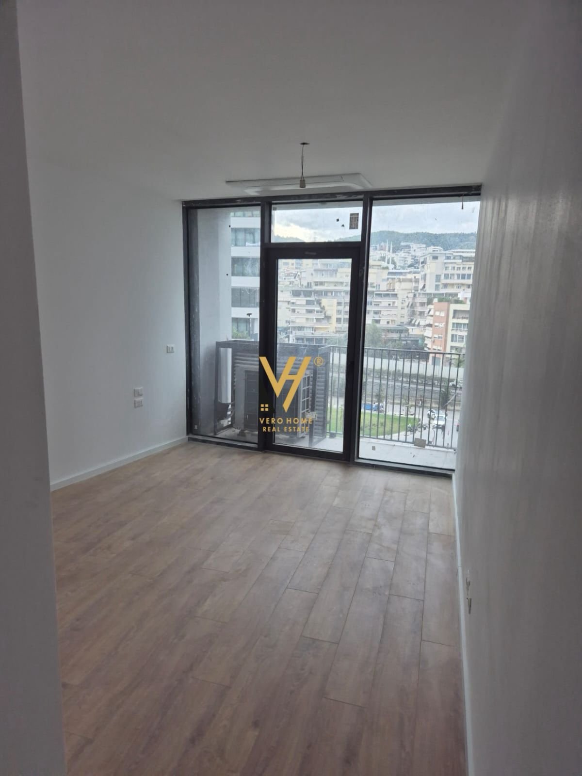 ZYRE 103 M2 ME QERA TE LAKE VIEW 1.700 EURO