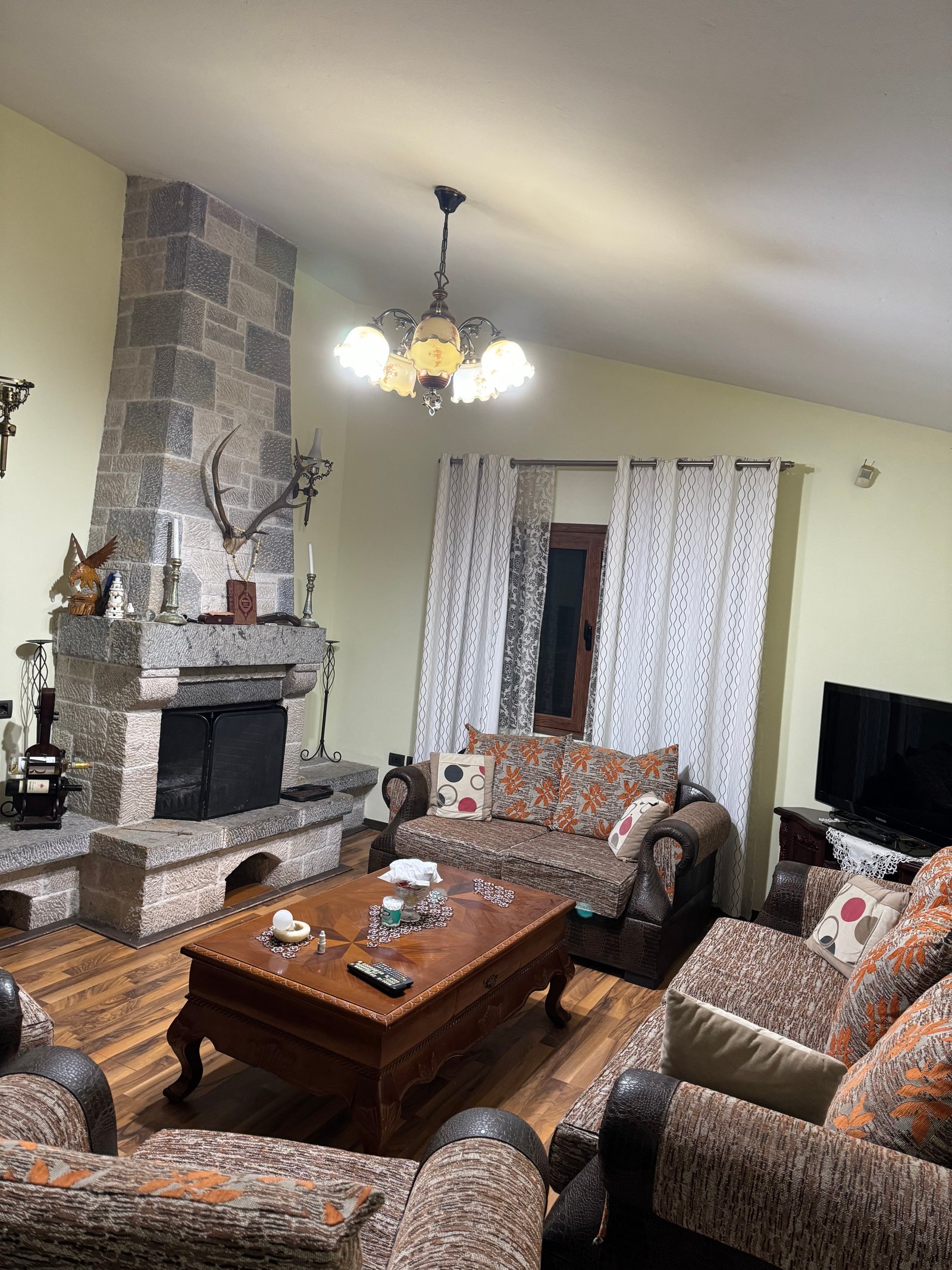 Vile Private me Qera