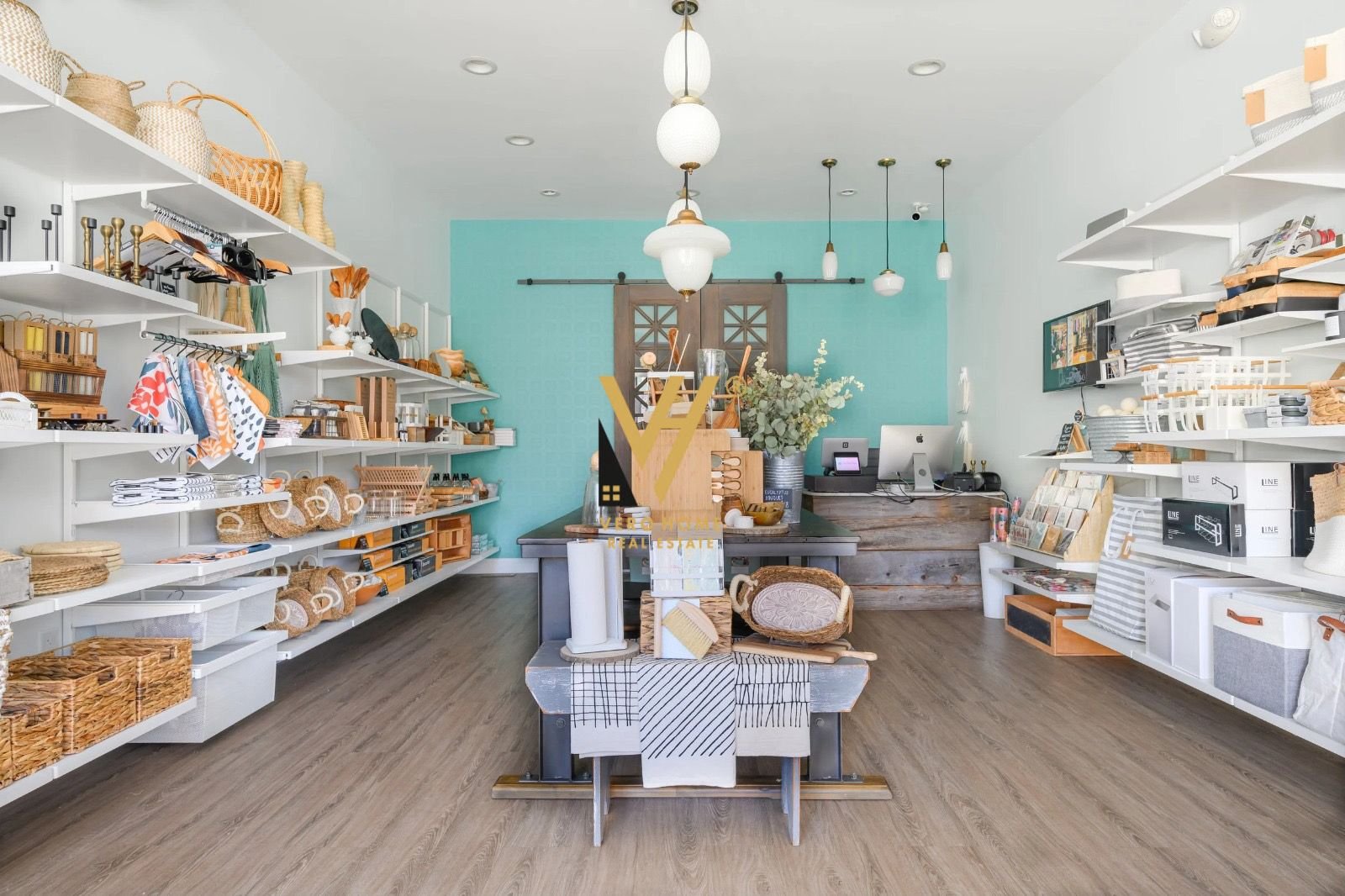 DYQAN 55 M2 TE RRUGA E BOGDANEVE 250.000 EURO