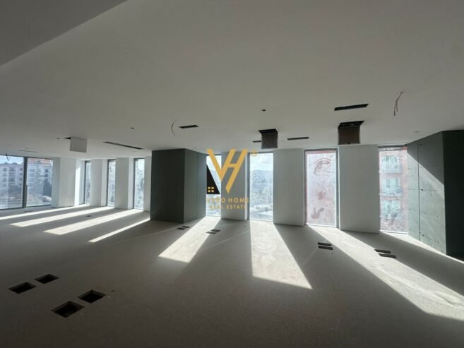 ZYRE 1.540 M2 ME QERA TE RR. ELBASANIT 46.200 EURO