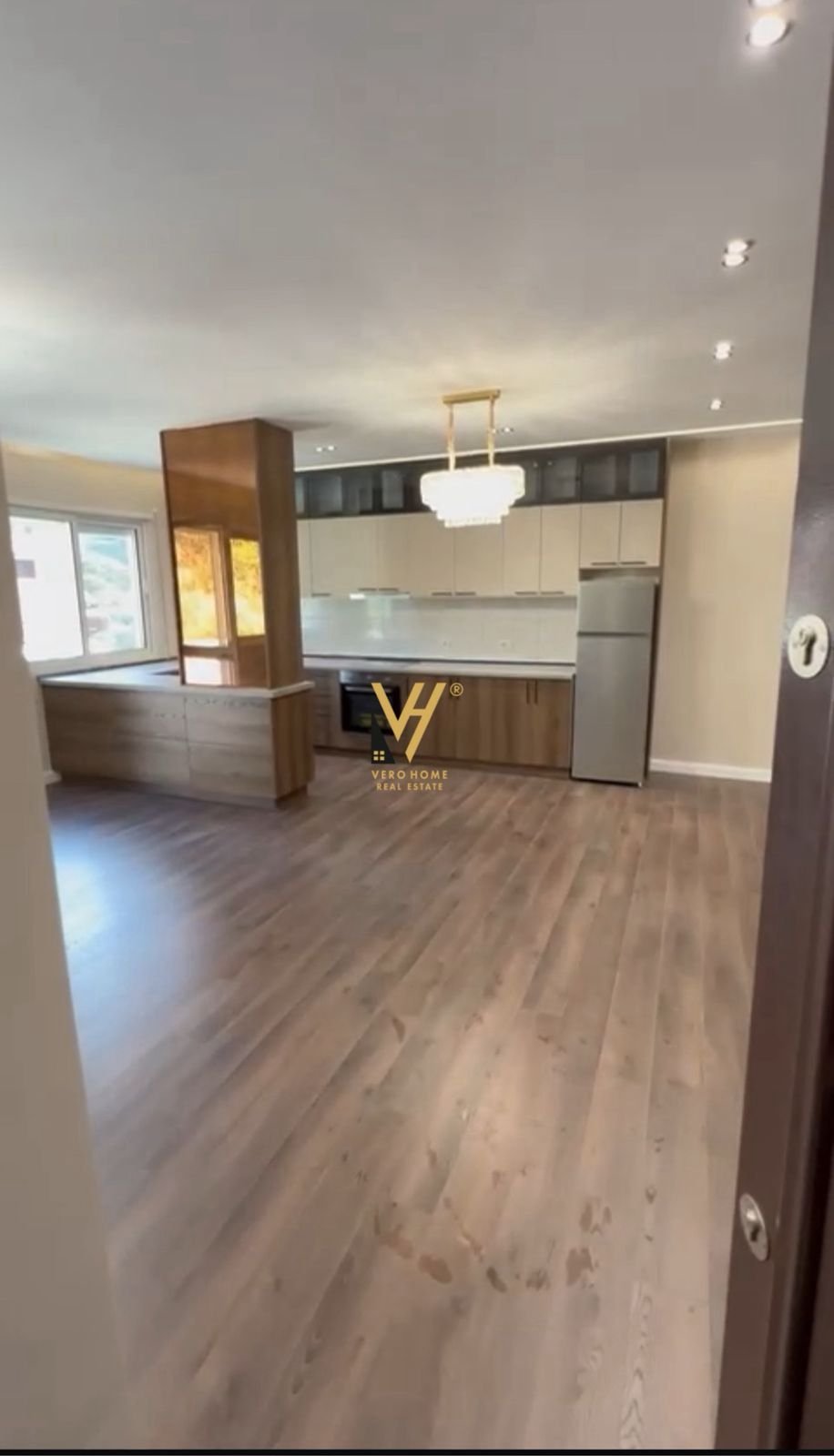 2+1+2 ME QERA TE KOPSHTI BOTANIK 600 EURO