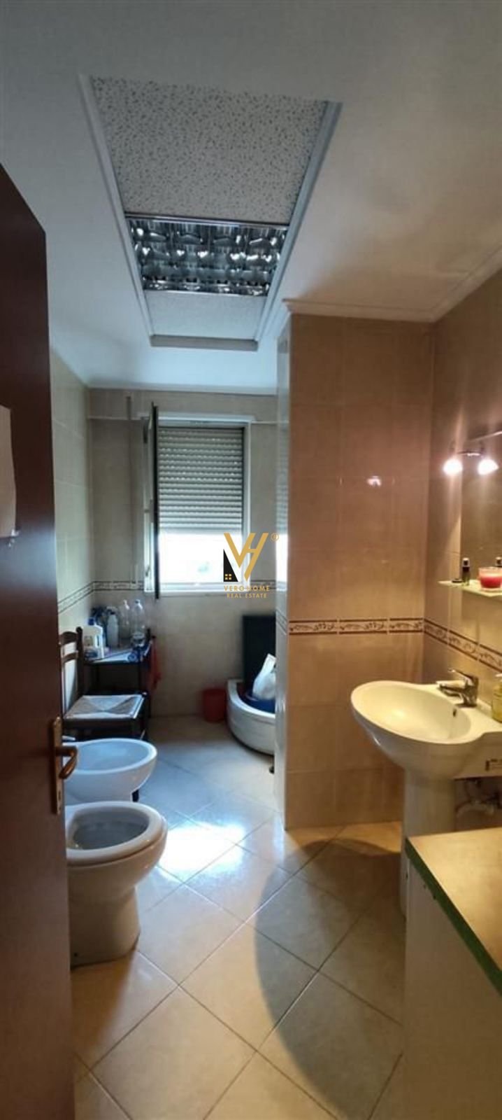 1+1+BLK TE KRISTAL CENTER 170.000 EURO