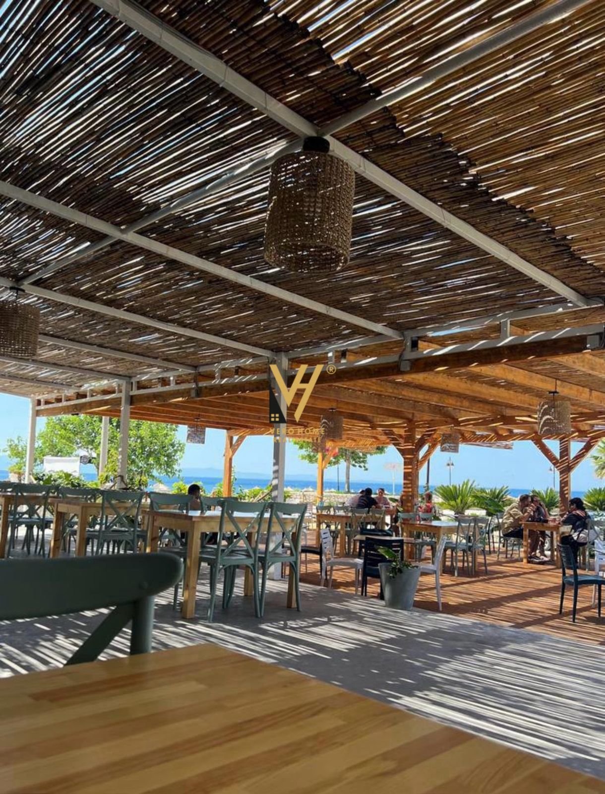 RESTORANT 400 M2 ME QIRA NE QEPARO, HIMARE