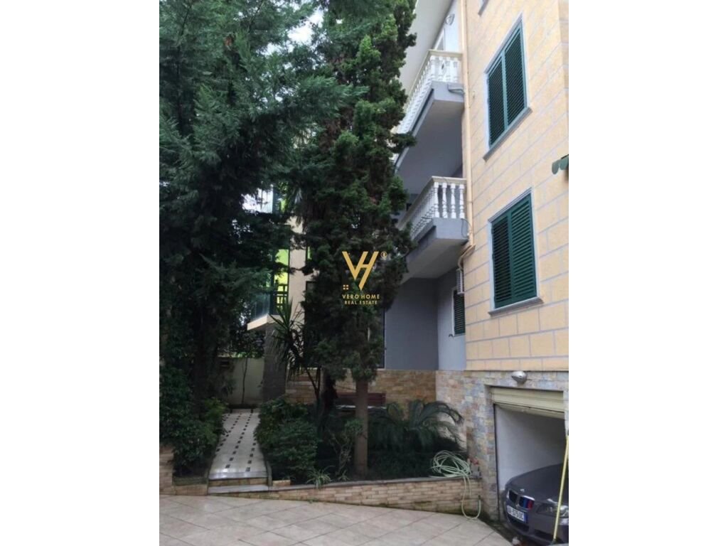 VILE ME QIRA NE BLLOKUN E VILAVE 2.500 EURO