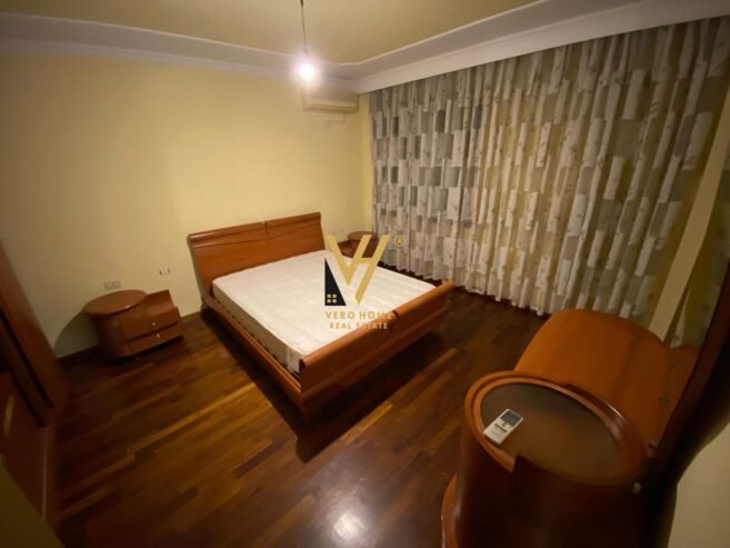 2+1+2 ME QIRA NE BLLOK 800 EURO