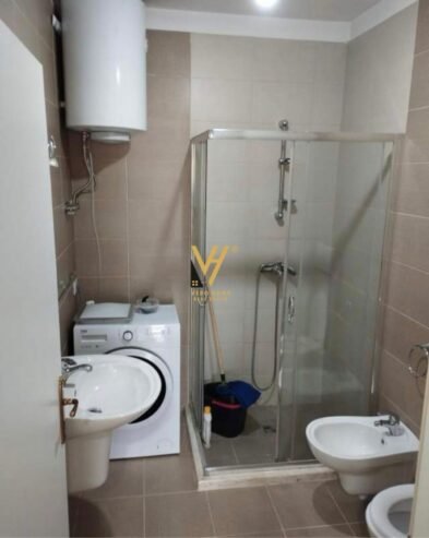JEPET APARTAMENT 1+1ME QERA KOM.MAGNET 450 EURO
