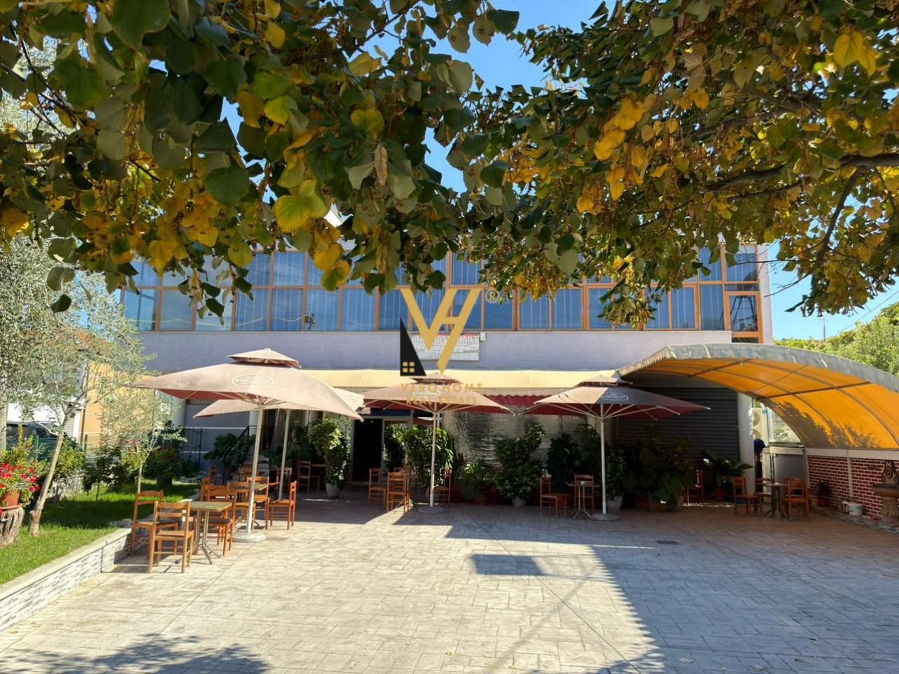 AMBIENT BIZNESI 500 M2 ME QERA NE KASHAR 4.000 EUR