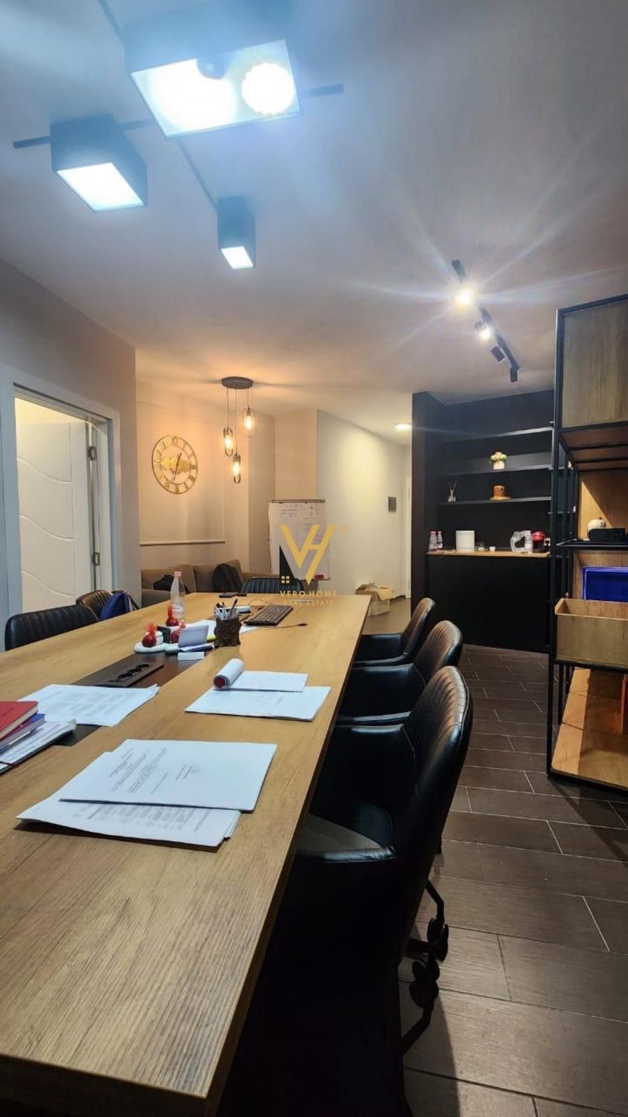 JEPET ZYRE 85M2 ME QERA RRUGA E KOSOVARVE 850 EURO