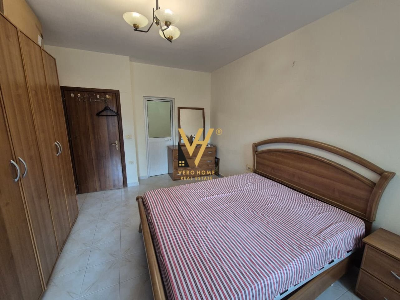 2+1+2 ME QIRA TE KOMUNA E PARISIT 60.000 LEKE