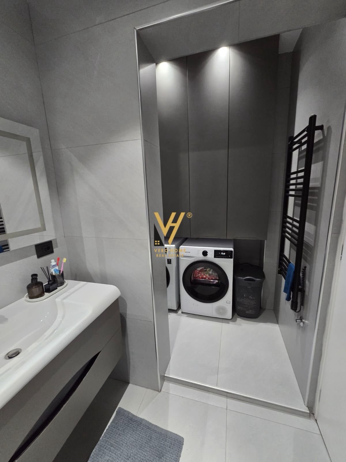 2+1+BLK ME QIRA NE BLLOK 1.500 EURO
