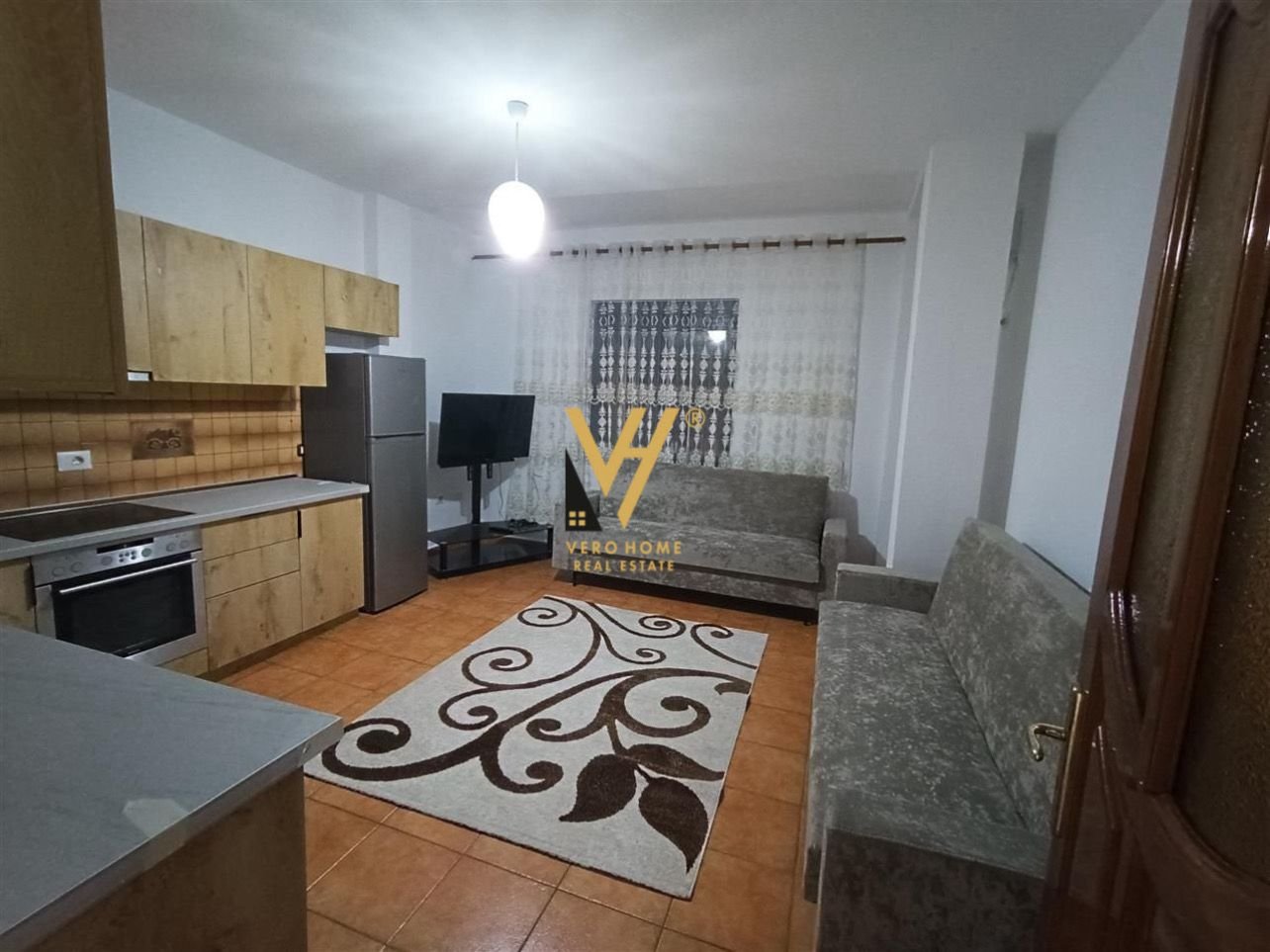 3+1+2+BLK ME QERA NE KINOSTUDIO 500 EURO