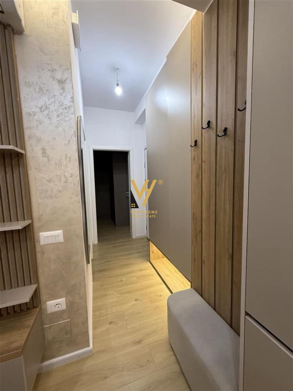 1+1+BLK ME QERA TEK MANGALEMI 500 EURO