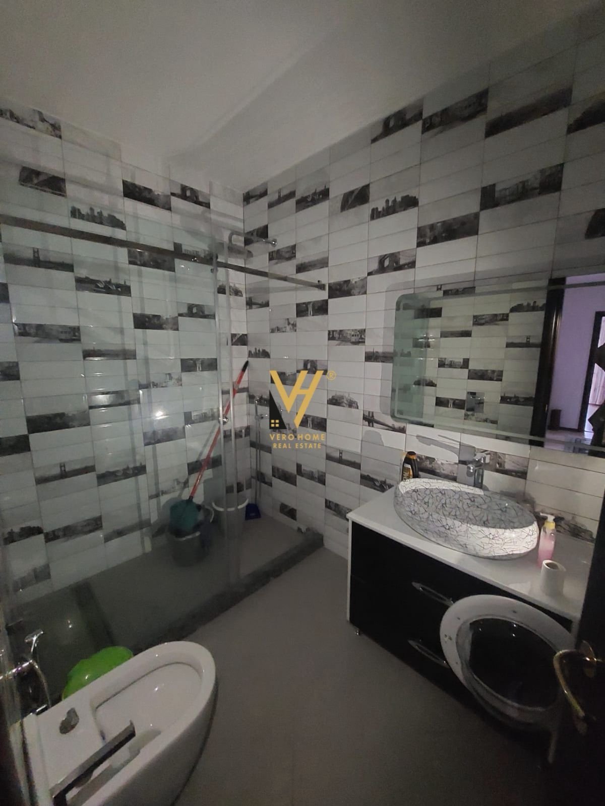 2+1+2+3BLK ME QERA TE ATSH 1.000 EURO