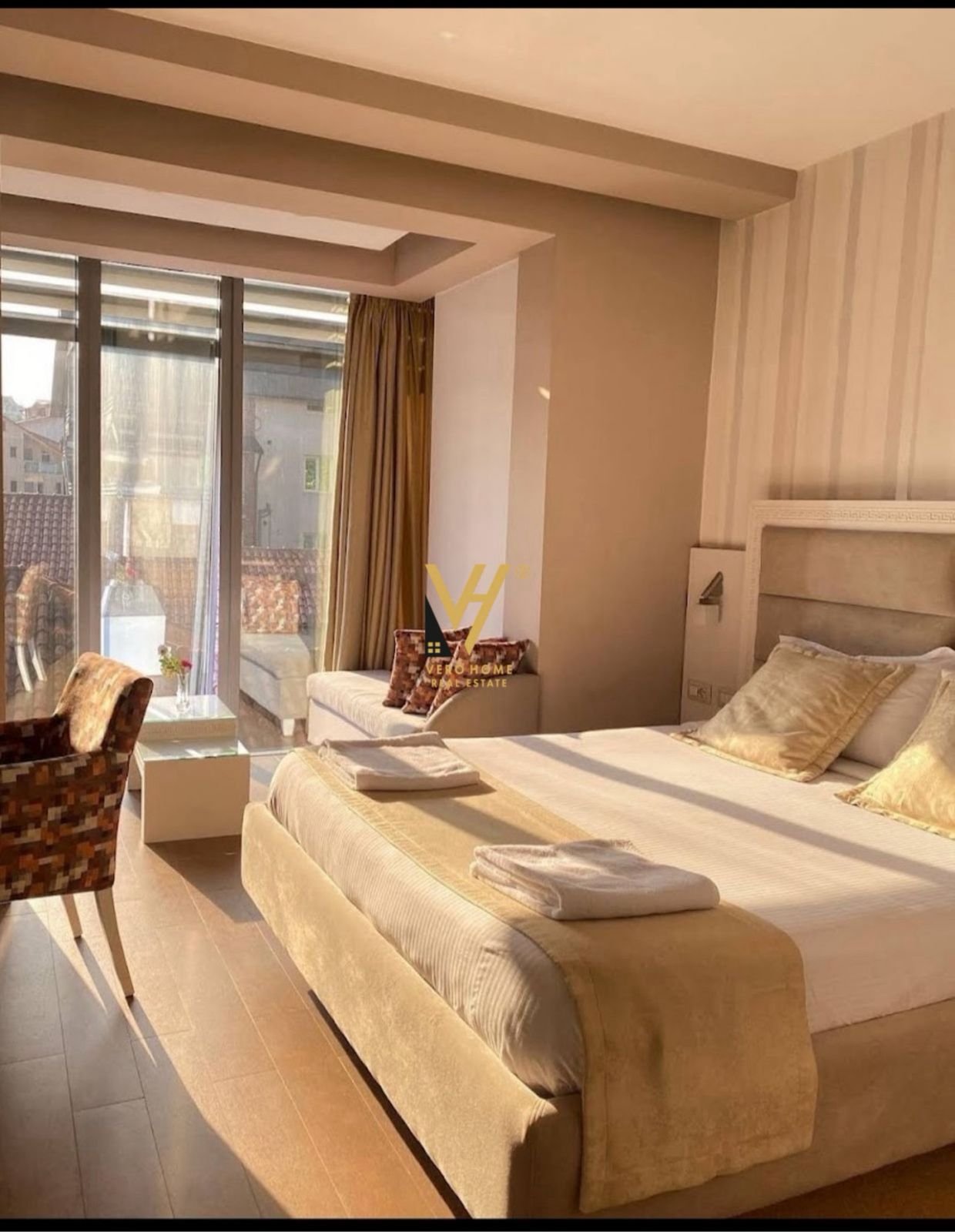 HOTEL ME QERA TE VILAT GJERMANE 25.000 EURO