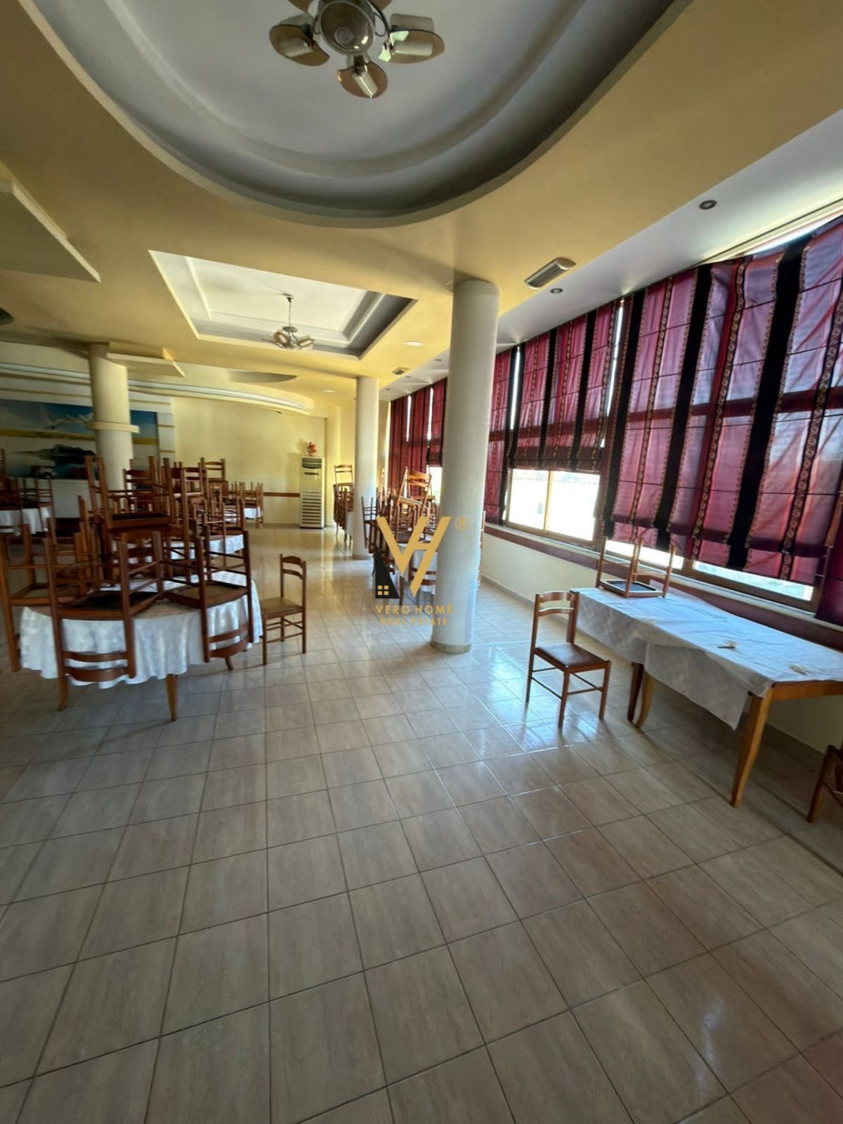 AMBIENT BIZNESI 500 M2 ME QERA NE KASHAR 4.000 EUR