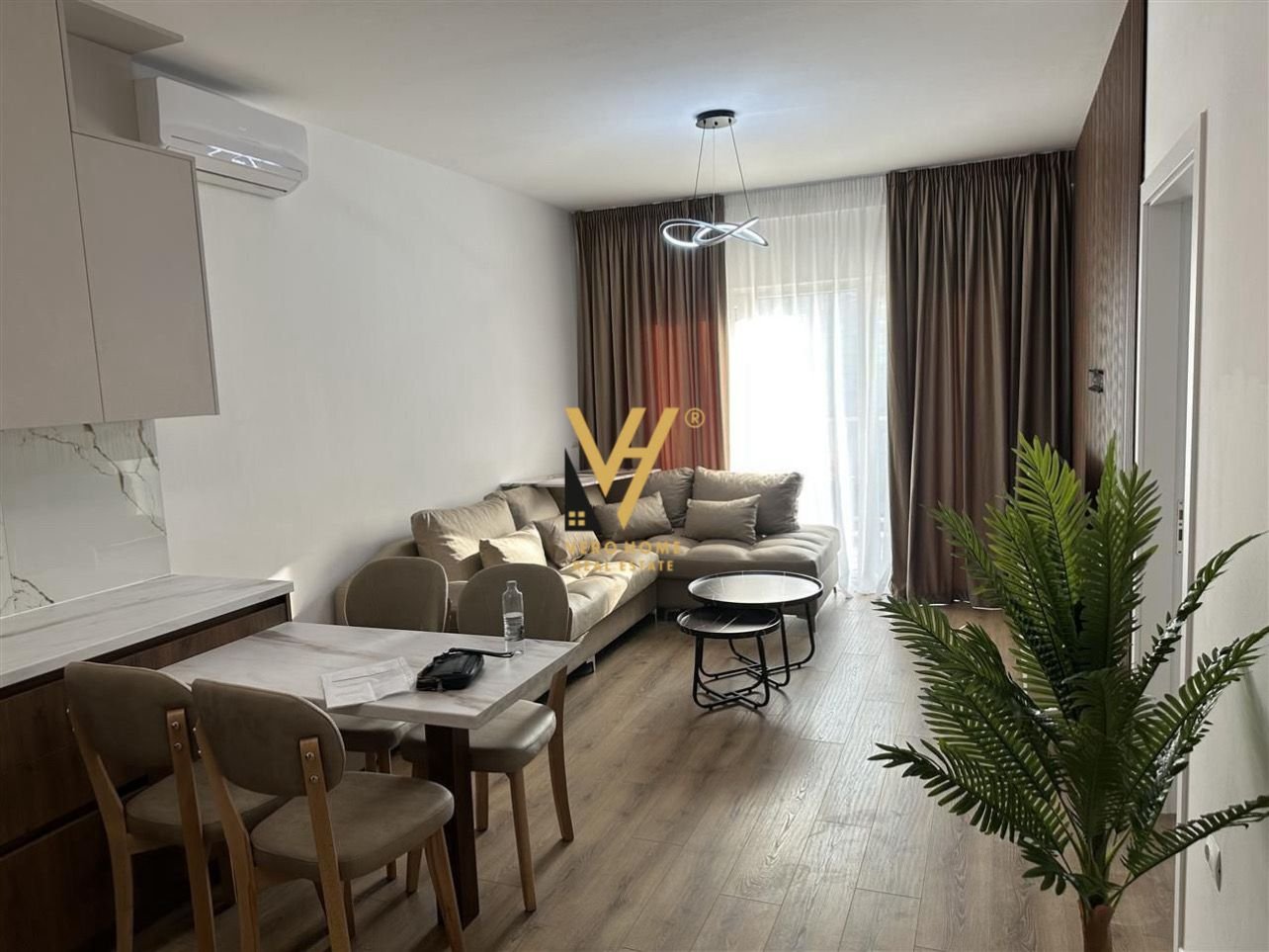 2+1+BLK ME QERA TE ZOGU I ZI 1.000 EURO