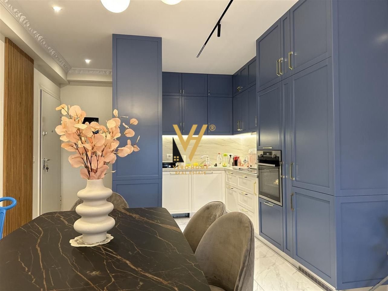 1+1+BLK TE KOMUNA E PARISIT 237.000 EURO