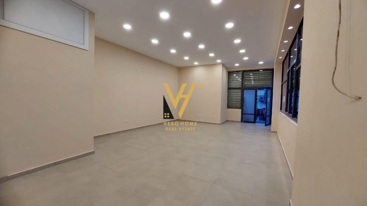 ZYRE 55 M2 ME QERA NE MYSLYM SHYR 50.000 LEKE