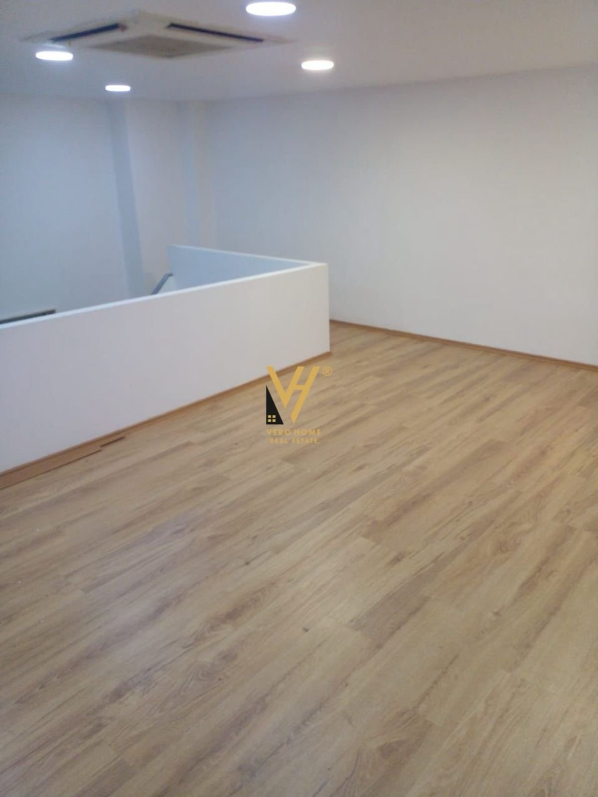 AMBIENT 60 M2 TE RR. BARRIKADAVE 60.000 LEKE