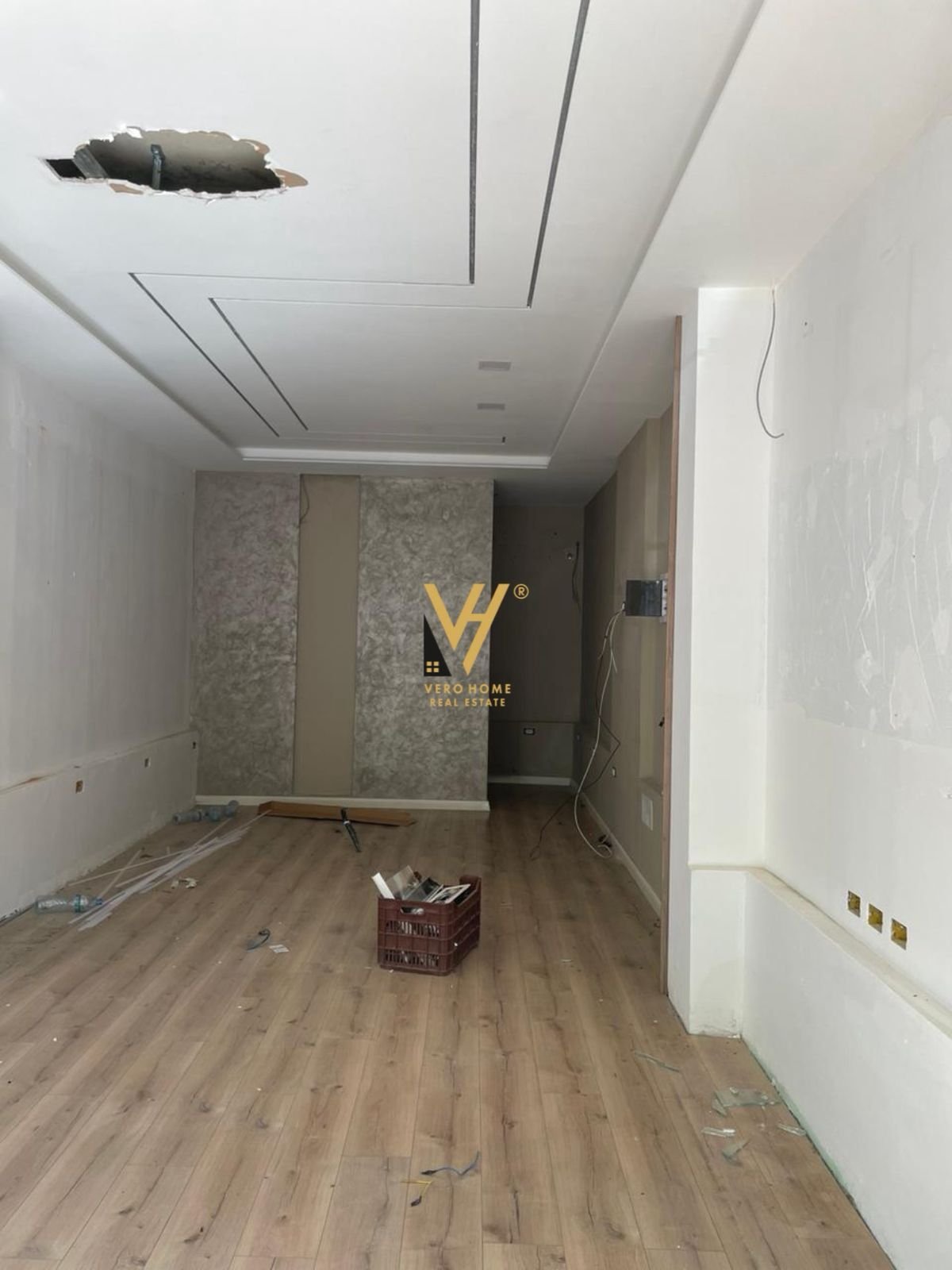 AMBIENT 40 M2 ME QERA TE ALI DEMI 600 EURO