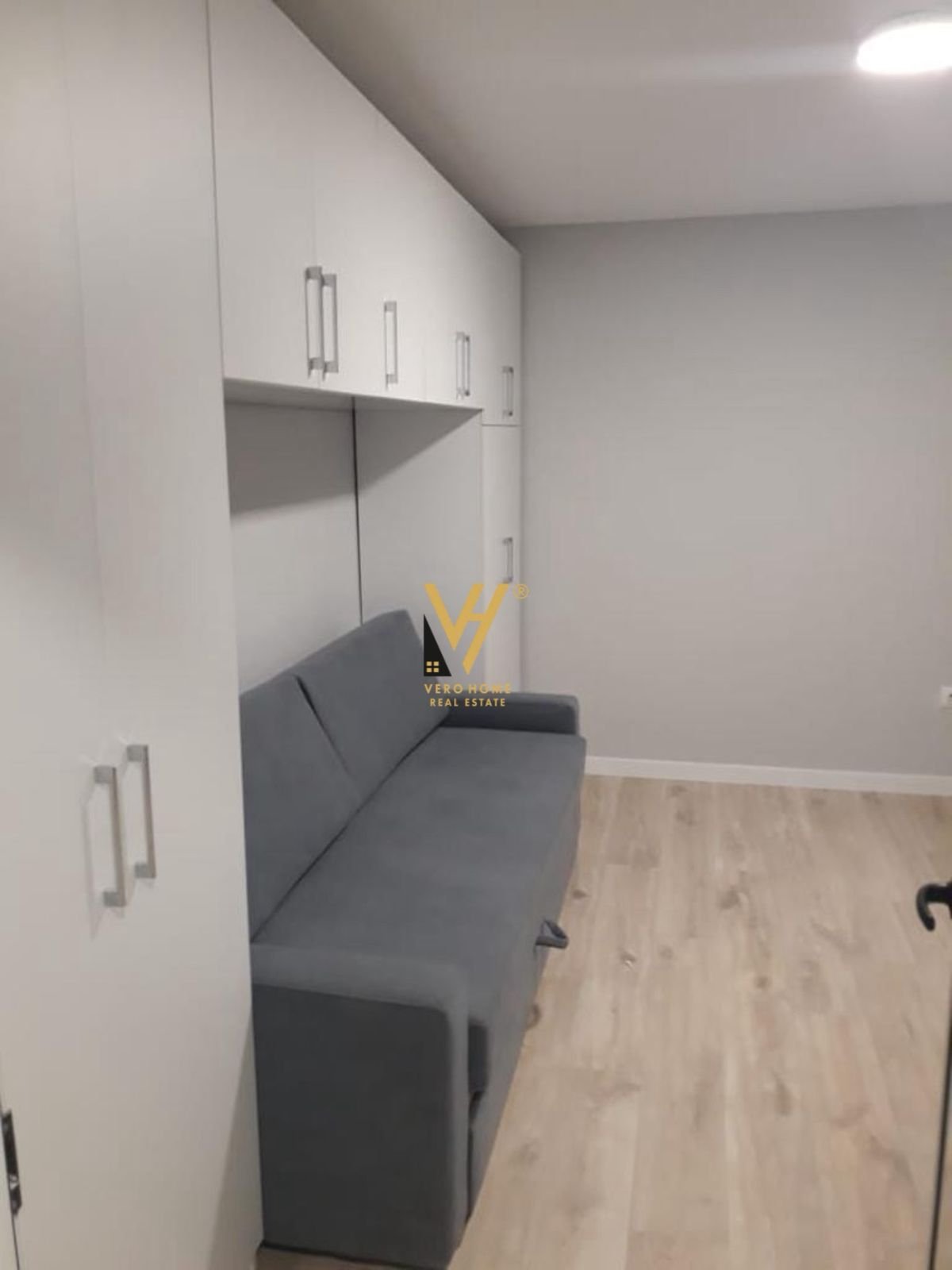 GARSONIERE 40 M2 TE STADIUMI DINAMO 45.000 LEKE