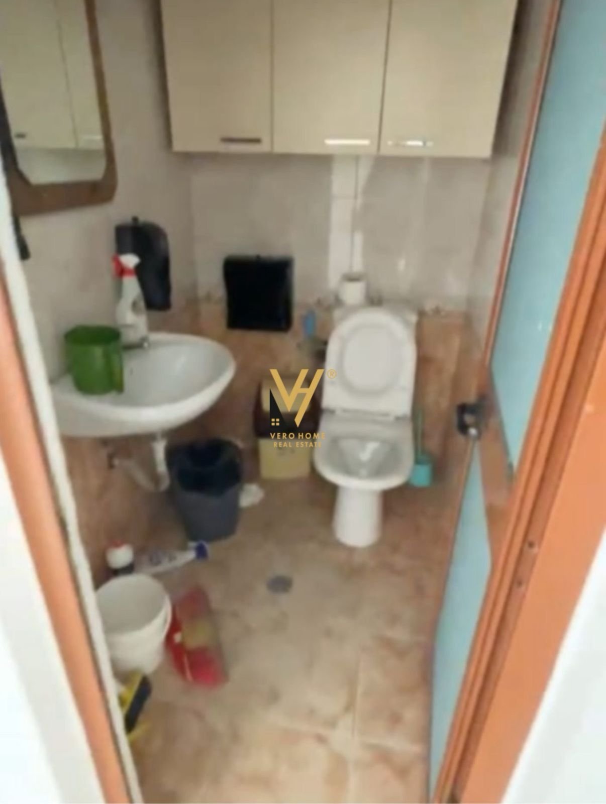 DYQAN 65 M2 ME QERA TE BLV ZOGU I PARE 70.000 LEKE