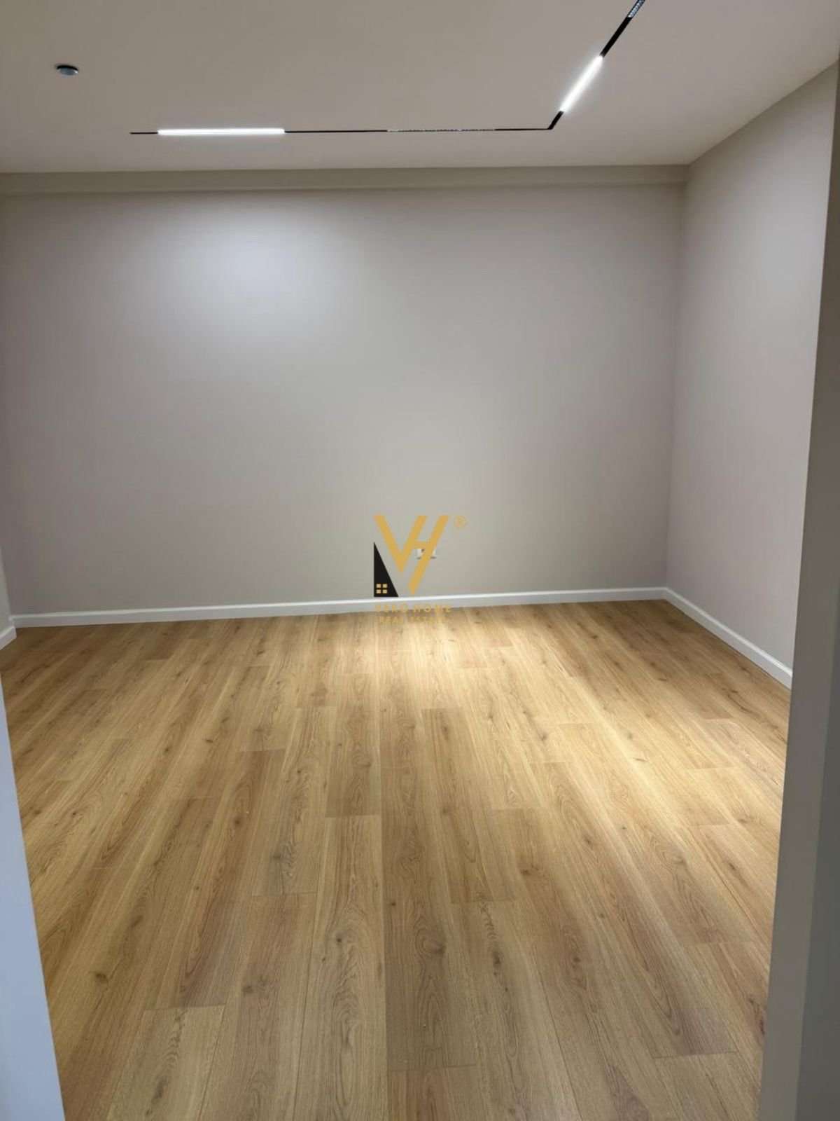 1+1 TE VILA L, ASTIR 88.000 EURO